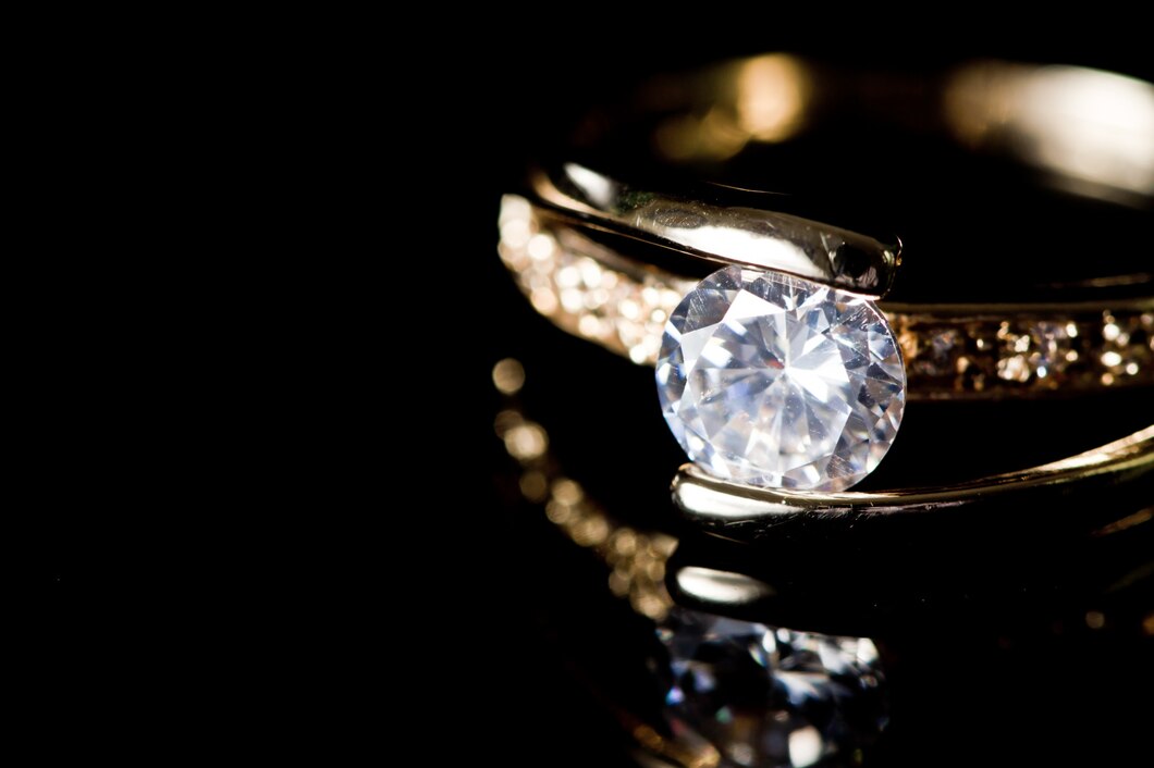 Jak wybrać pierścionek z kamieniami szlachetnymi – praktyczny przewodnik